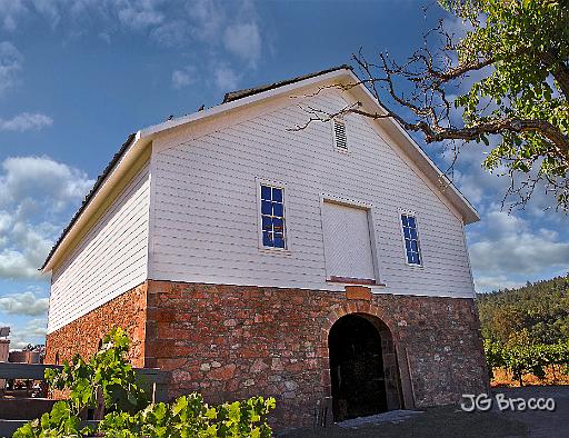 DSC10590-2-o.tif - Vinyard Barn, St Helena (Napa)