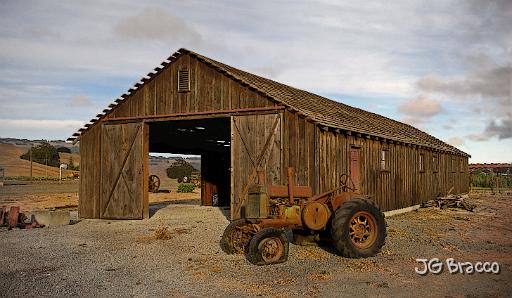 DSC11135-8-o.tif - Adobe Farm Barn