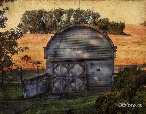 DSC27691.tif - Round Barn